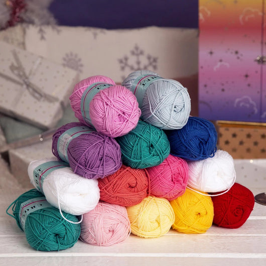 Crochet Advent Calendar 2026 | 25 Days of Yarn with Blanket Pattern and Extra Patterns, Christmas Gift for Crocheters