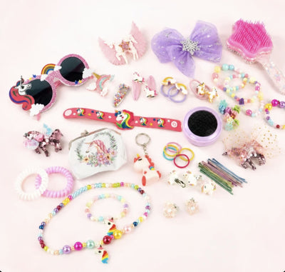 Unicorn accessories advent calendar, 24 doors with hair clips, bracelets, purse and unicorn surprises